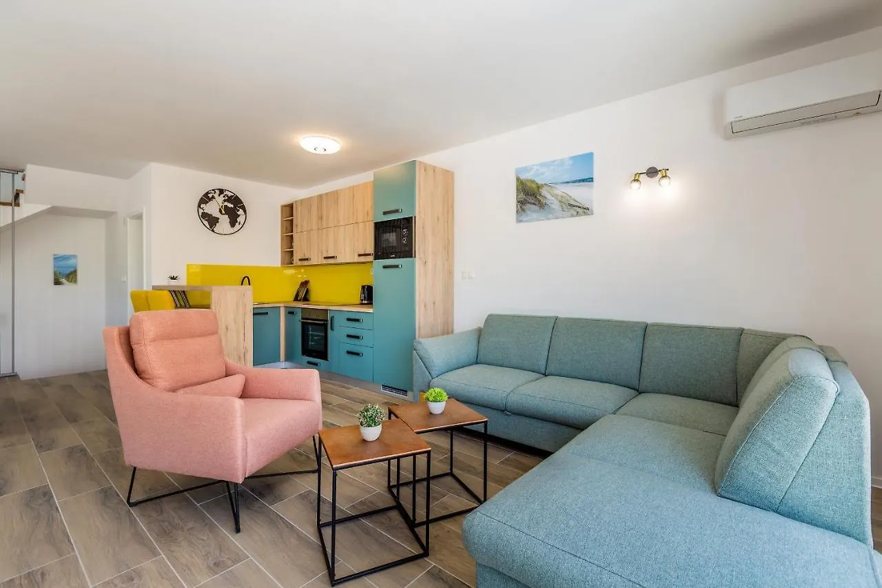 Holiday House Sunlight With Heated Pool Malinska Croacia