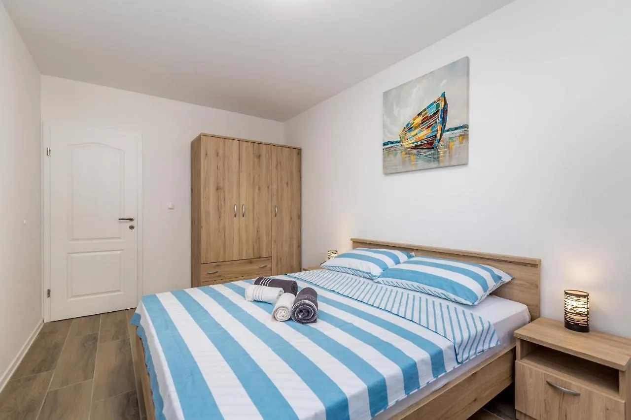 Holiday House Sunlight With Heated Pool Malinska Vakantiehuis