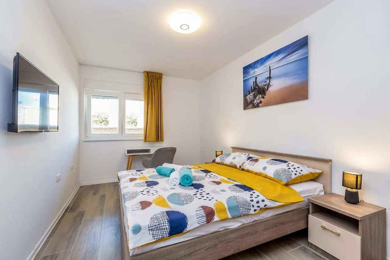 Holiday House Sunlight With Heated Pool Malinska Vakantiehuis
