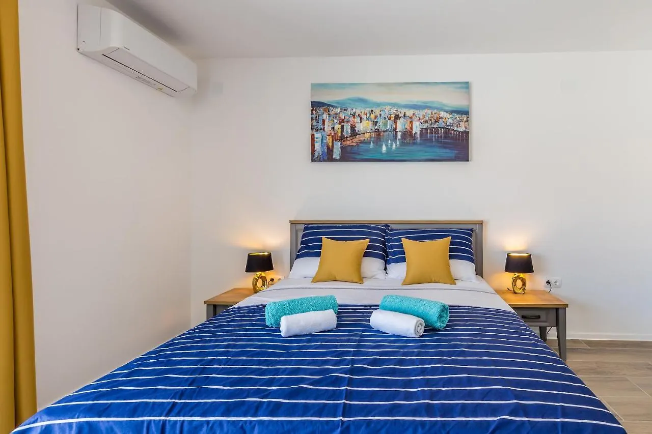 Сasa de vacaciones Holiday House Sunlight With Heated Pool Malinska